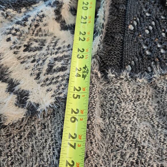 Max Studio Kids Long Cardigan Vest Gray and Cream Crochet Faux Fur Large 14 - Picture 9 of 9